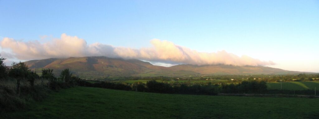COMERAGH MOUNTAIN RANGE